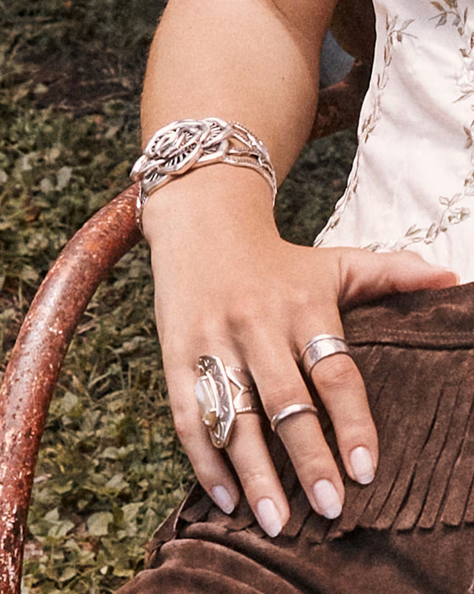 Beau 14k White Gold Band Ring