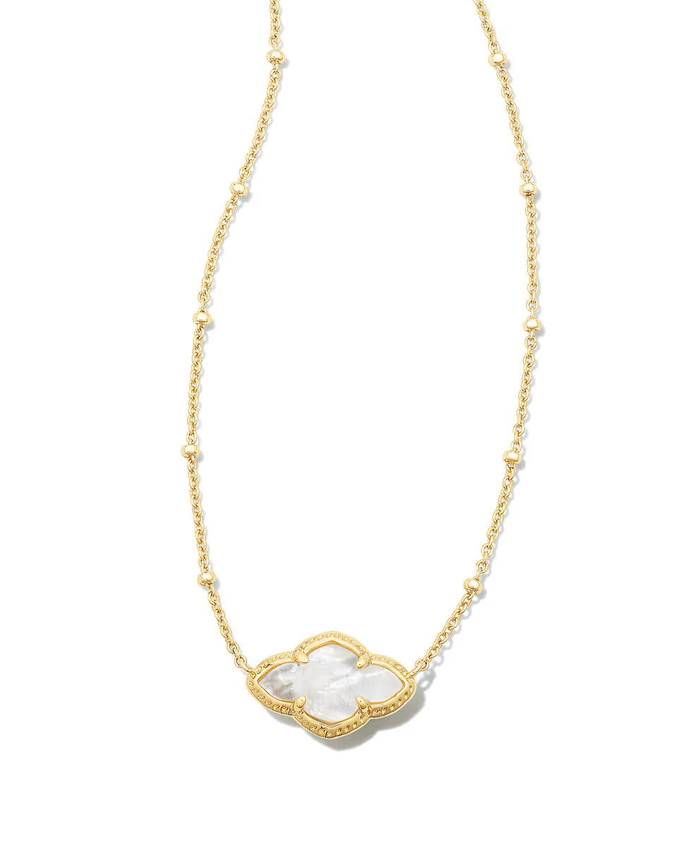 Abbie Gold Pendant Necklace in Rose Quartz