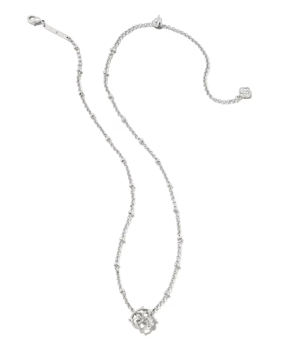 Kelly Short Pendant Necklace in Gold