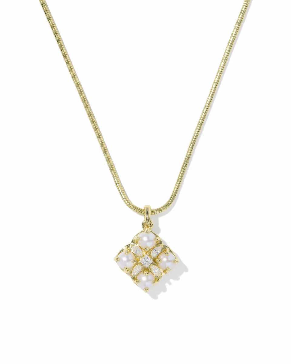 Dira Pearl Gold Short Pendant Necklace