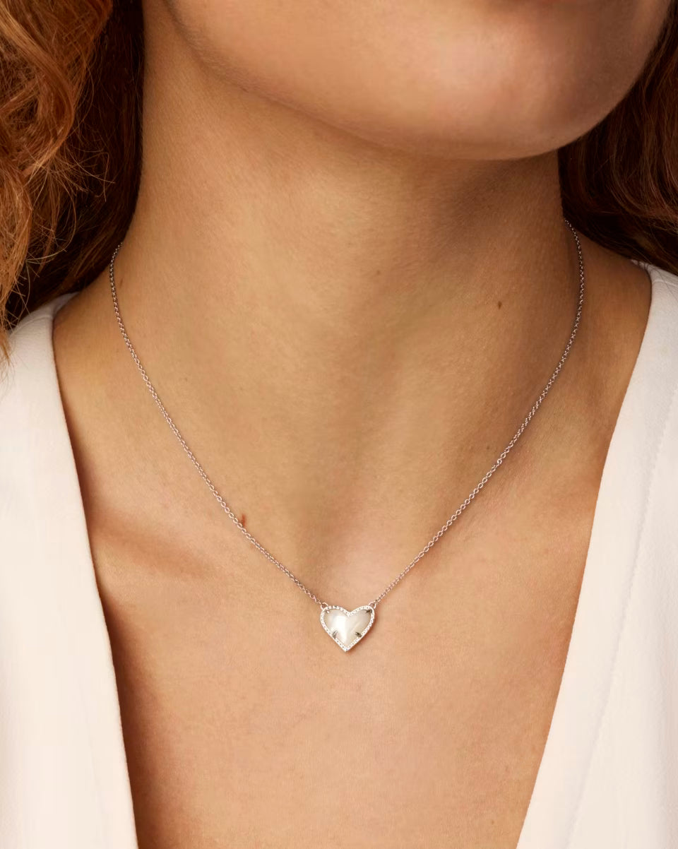 Ari Heart Silver Pendant Necklace in Ivory Mother-of-Pearl